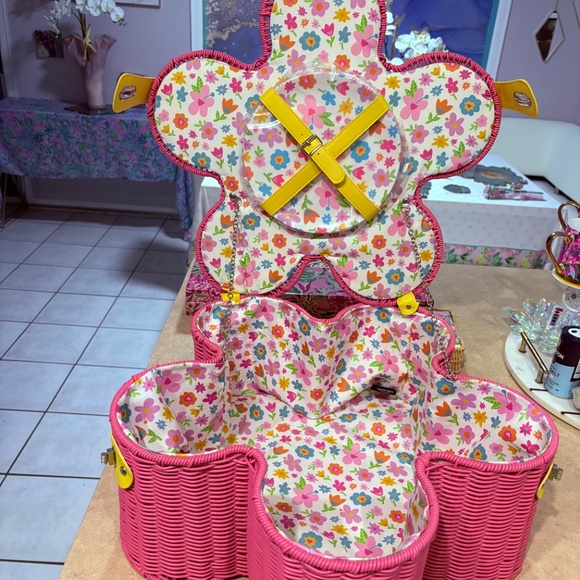 🌸Daisy shaped picnic basket 🧺 🌸 - Picture 3 of 7